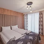 J Z Sauna, Sun & Snow Апартаменты *