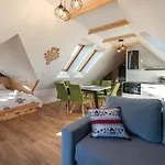 Апартаменты J Z Sauna, Sun & Snow