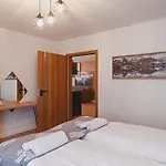 J Z Sauna, Sun & Snow Апартаменты *