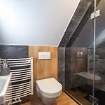 J Z Sauna, Sun & Snow Daire