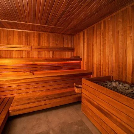 J Z Sauna, Sun & Snow Apartment *
