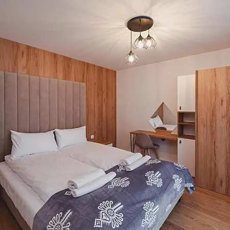 J Z Sauna, Sun & Snow Apartment *