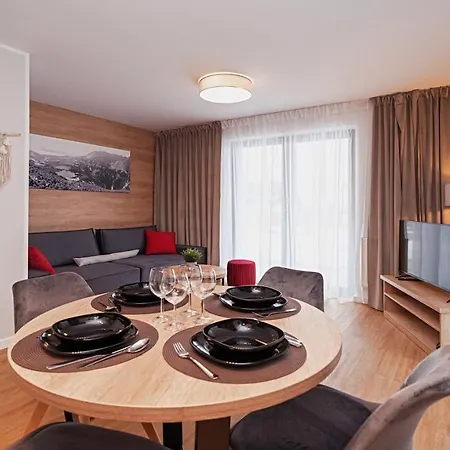 J Z Sauna, Sun & Snow Apartment *