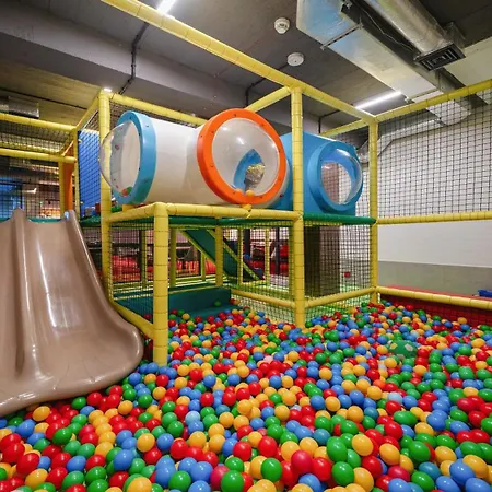 J Z Sauna, Sun & Snow